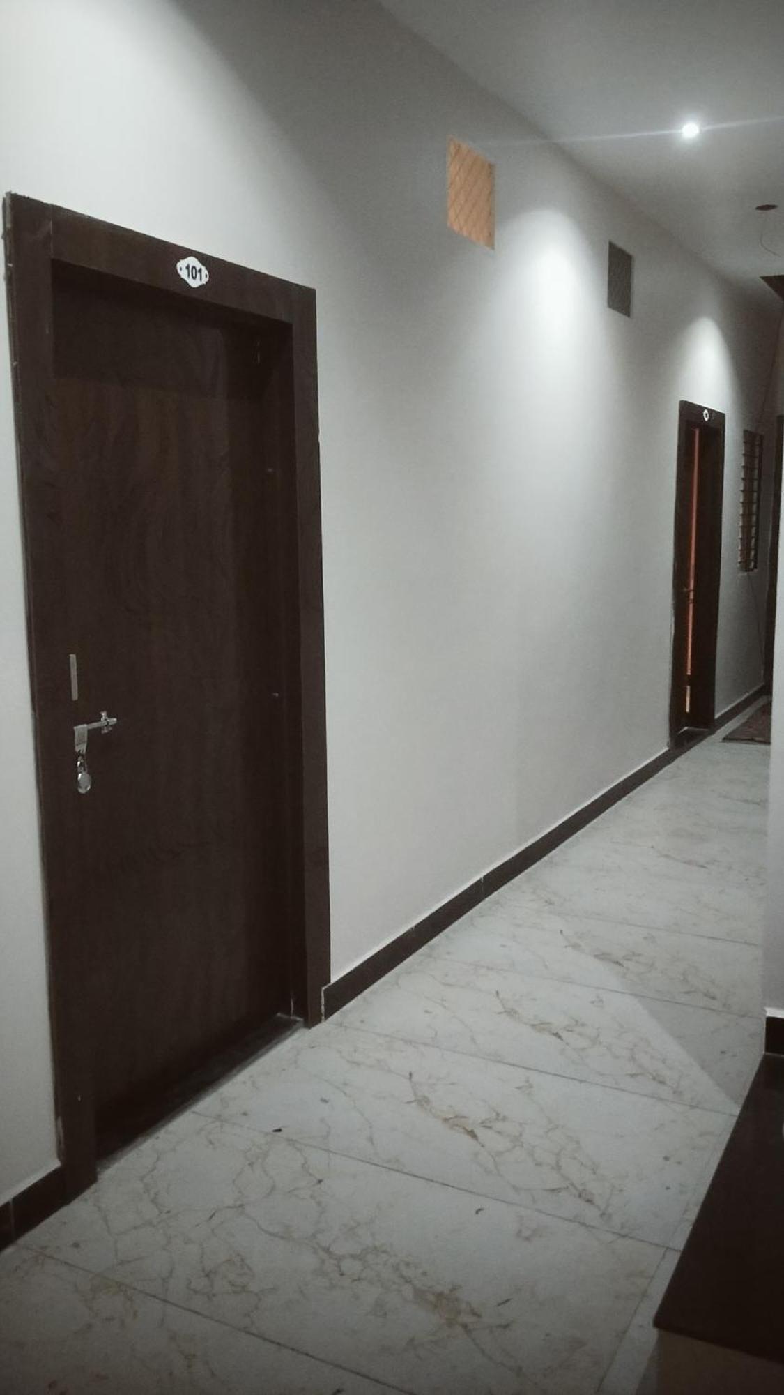 Shivlok Guest House Ujjain Bagian luar foto